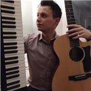 🎸 ¡Descubre el mundo de la música con nuestras clases de guitarra! 🎶